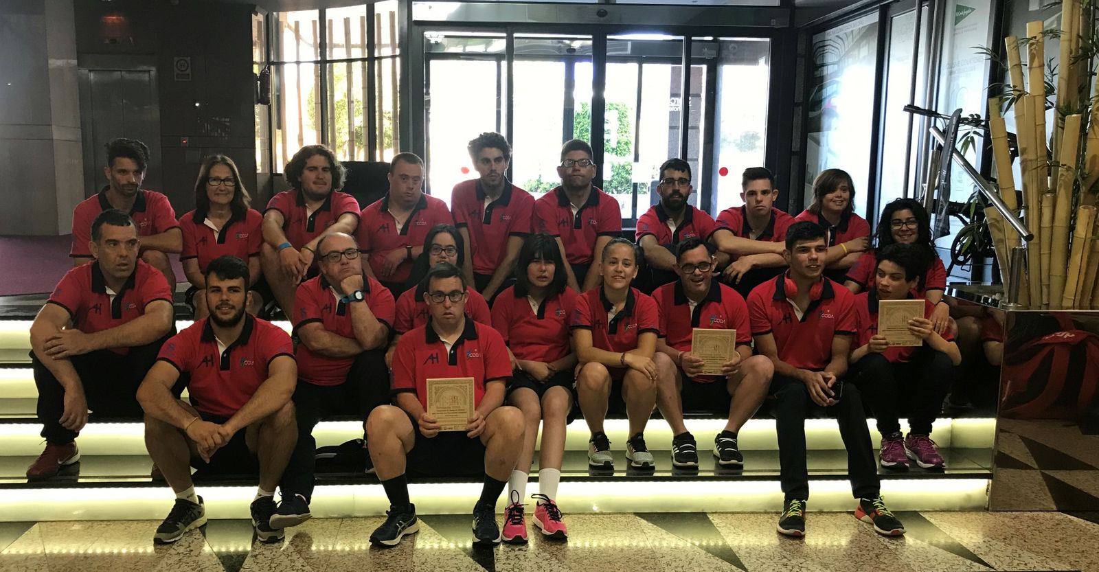 La expedición del club onubense desplazada a este Nacional de Granada.