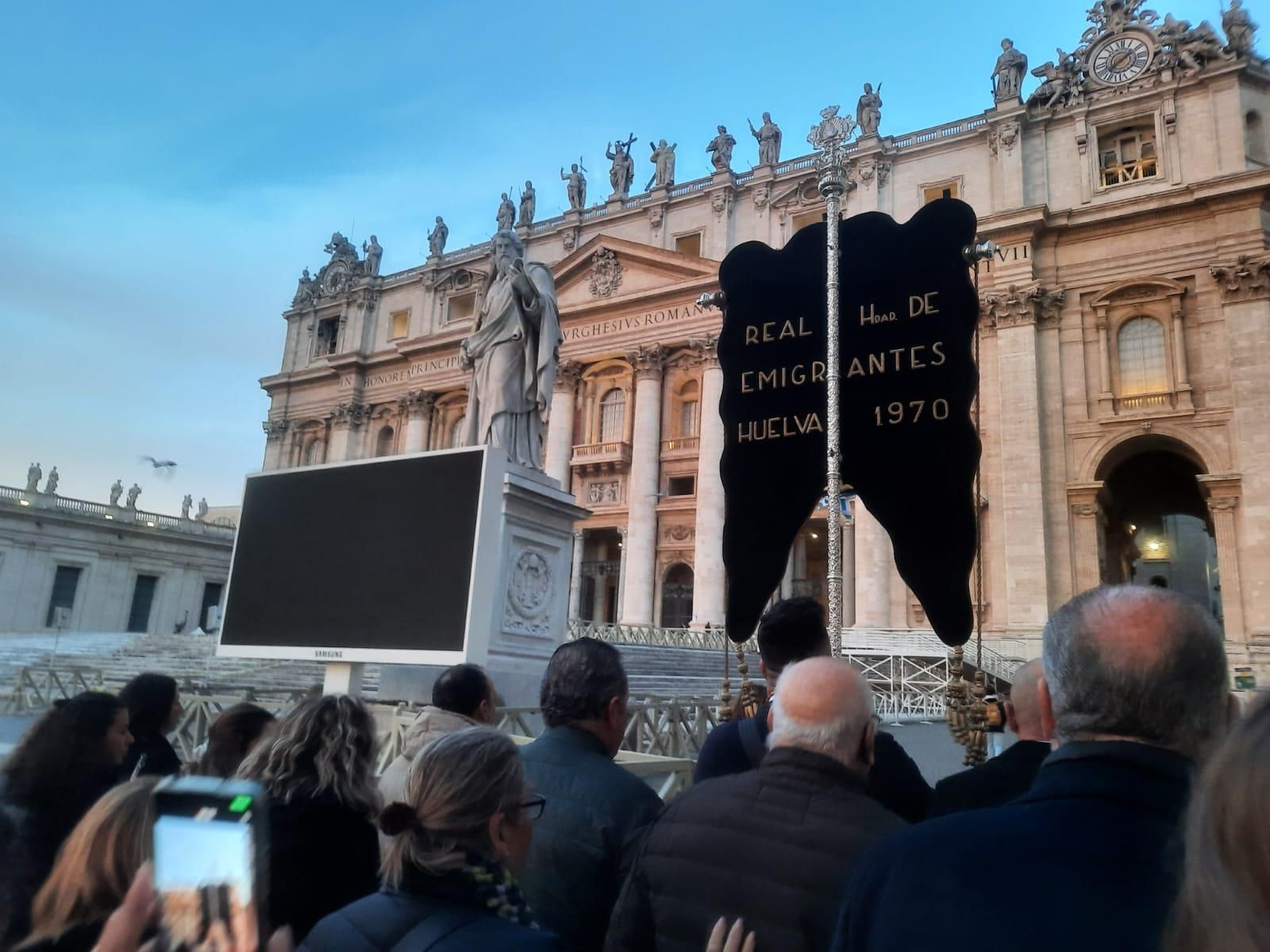 Dos Simpecados onubenses de la Santísima Virgen del Rocío coinciden en la ciudad de Roma, en imágenes