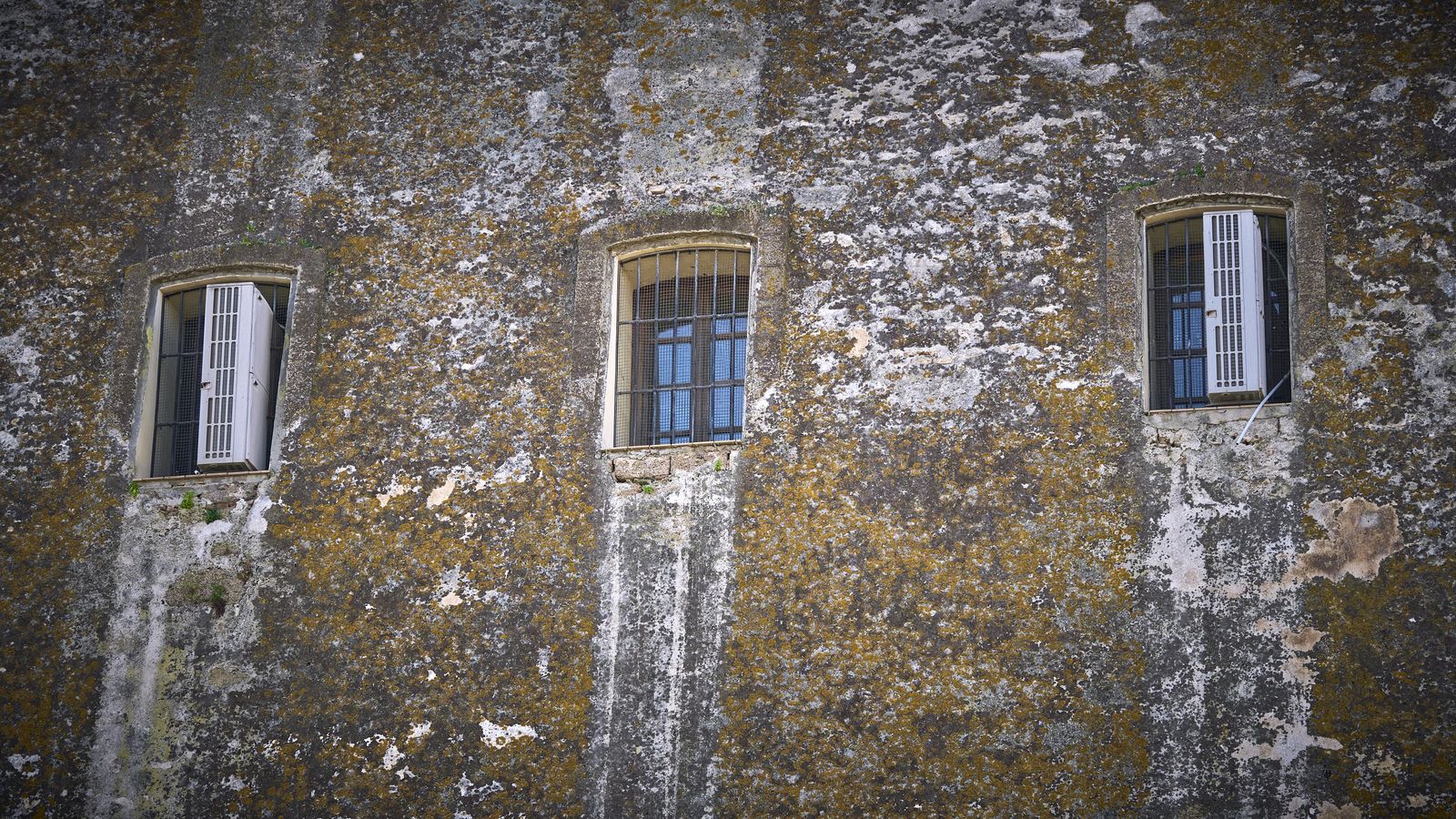 Zona de muralla junto a la estación de tren de  Adif.