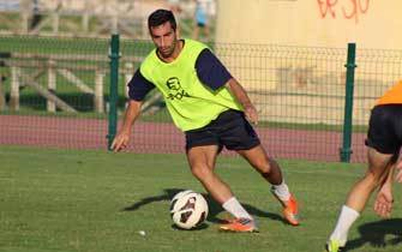 Benítez está encantado en el Xerez DFC y tras superar su lesión tiene ganas de aportar. /xerezdeportivofc.com