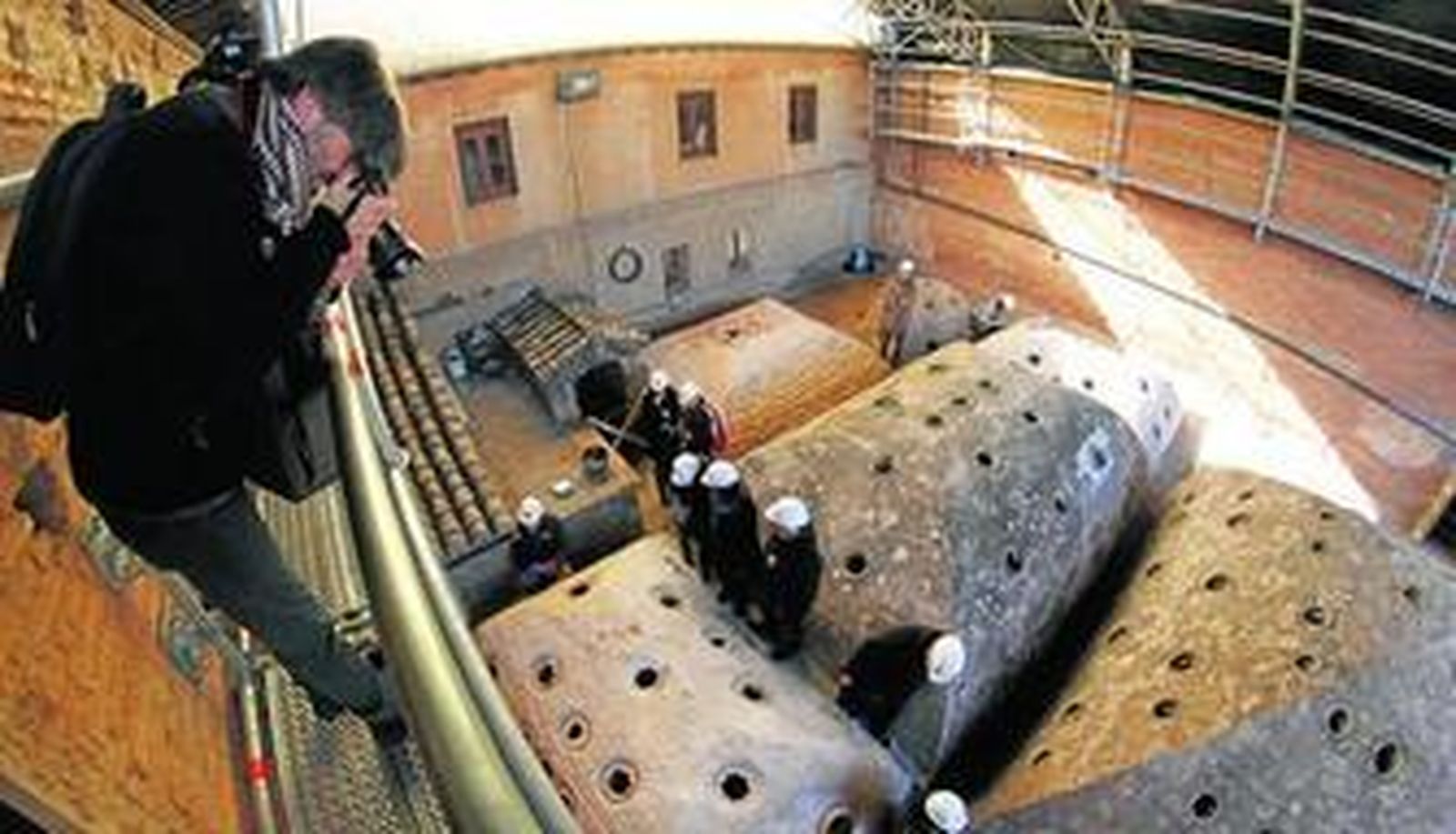 Panorámica del trabajo en las cubiertas de los baños reales.