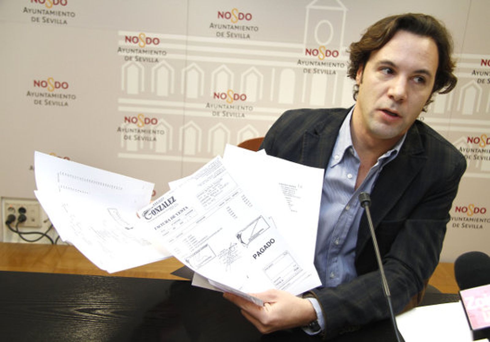 El IMD presenta facturas por gambas, jamón al corte, ron, whisky y ginebra