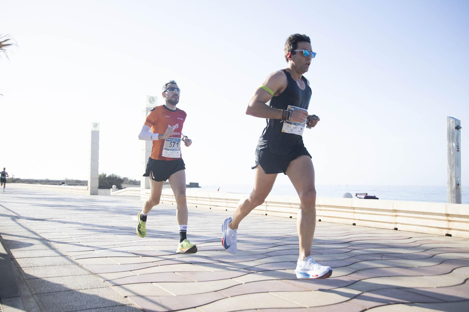 El Medio Maratón de Almería 2025, en imágenes