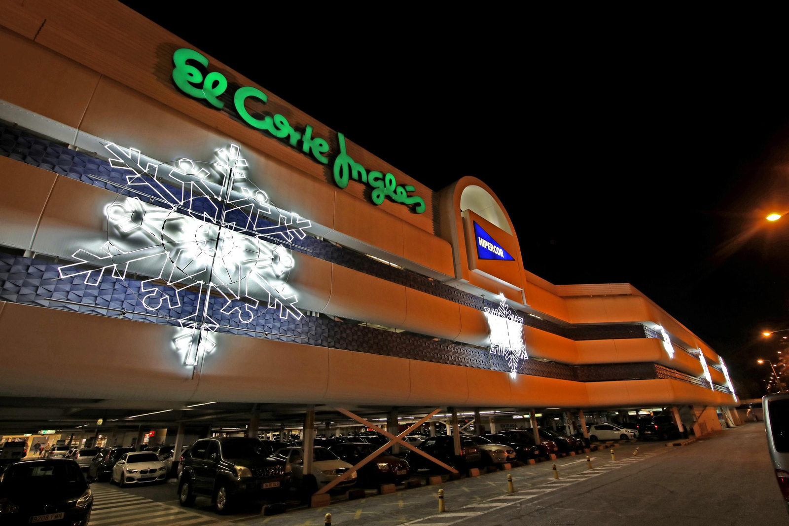 Imagen de archivo de la fachada de El Corte Inglés de Jerez.