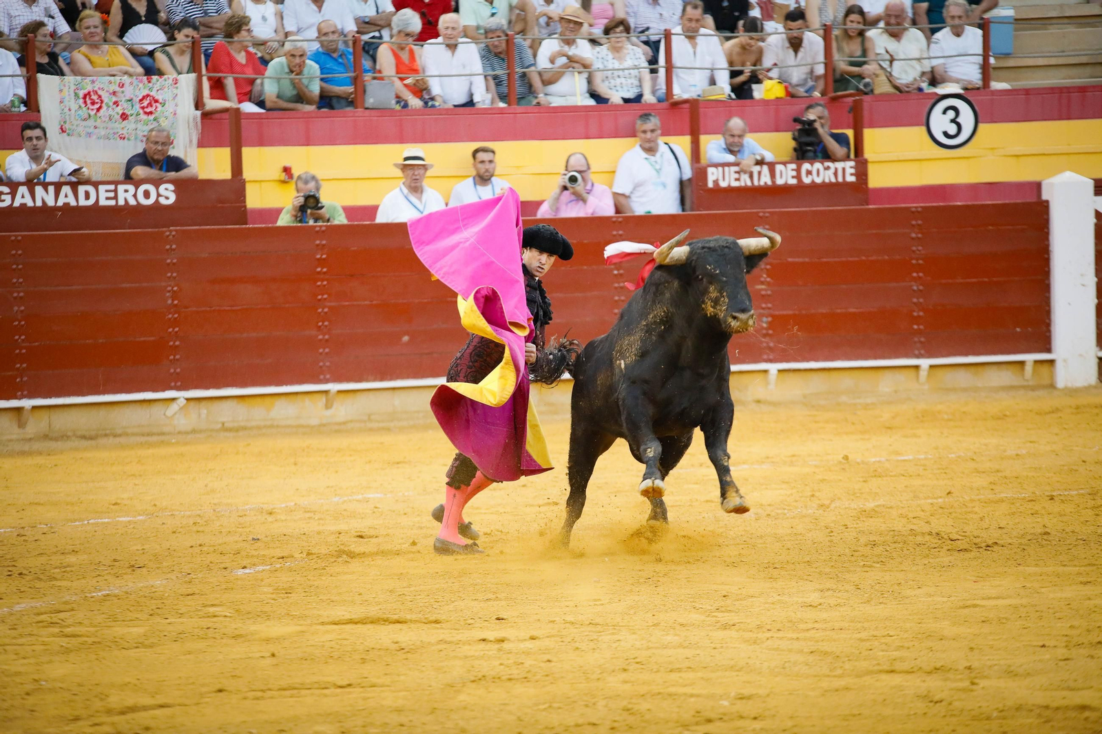 Imágenes de la corrida de toros en Roquetas de Mar