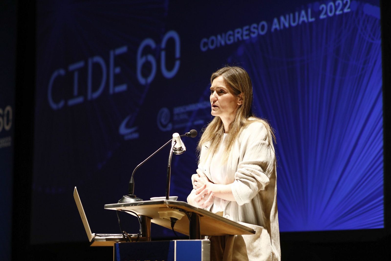 La secretaria de Estado de Energía, Sara Aagesen, durante el congreso anual de CIDE en Granada.