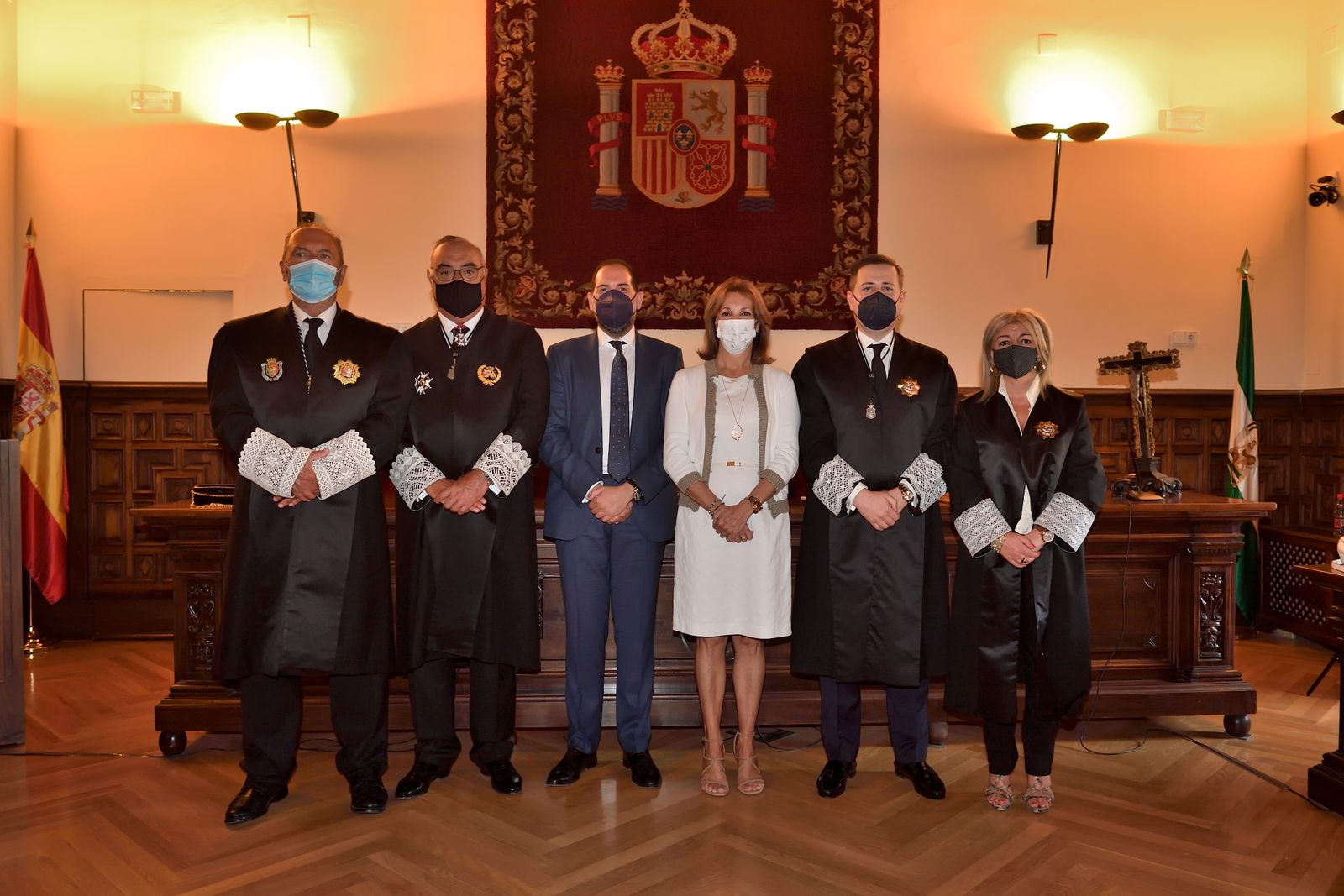 La Comisión Permante Consejo junto con Sec. Gral. para la Justicia de la Junta Andalucía, María José Torres, y el director general de Justicia Juvenil y Cooperación, Francisco Ontiveros