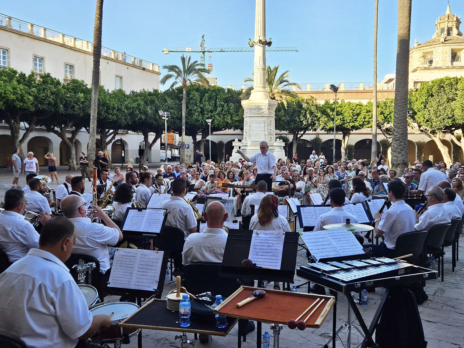 La Banda Municipal de Música de Almería en la plaza de la Constitución.