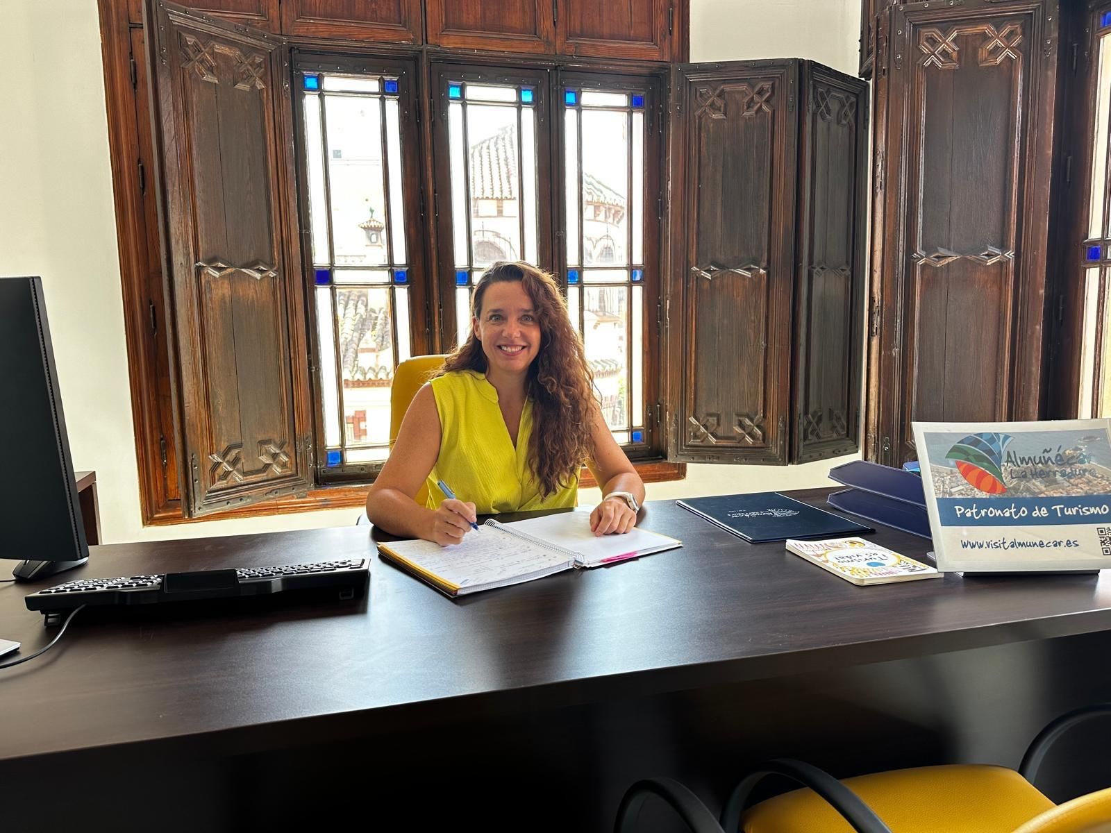 Beatriz Gonzálea en su nuevo despacho del Palacete de la Najarra