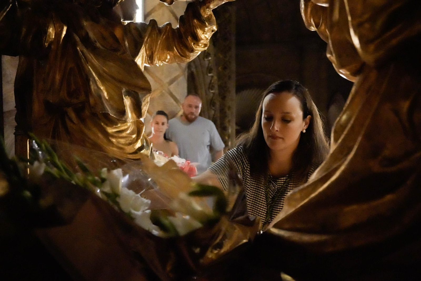 Las imágenes de la ofrenda floral de la UD Almería a la patrona de Almería, la Virgen del Mar