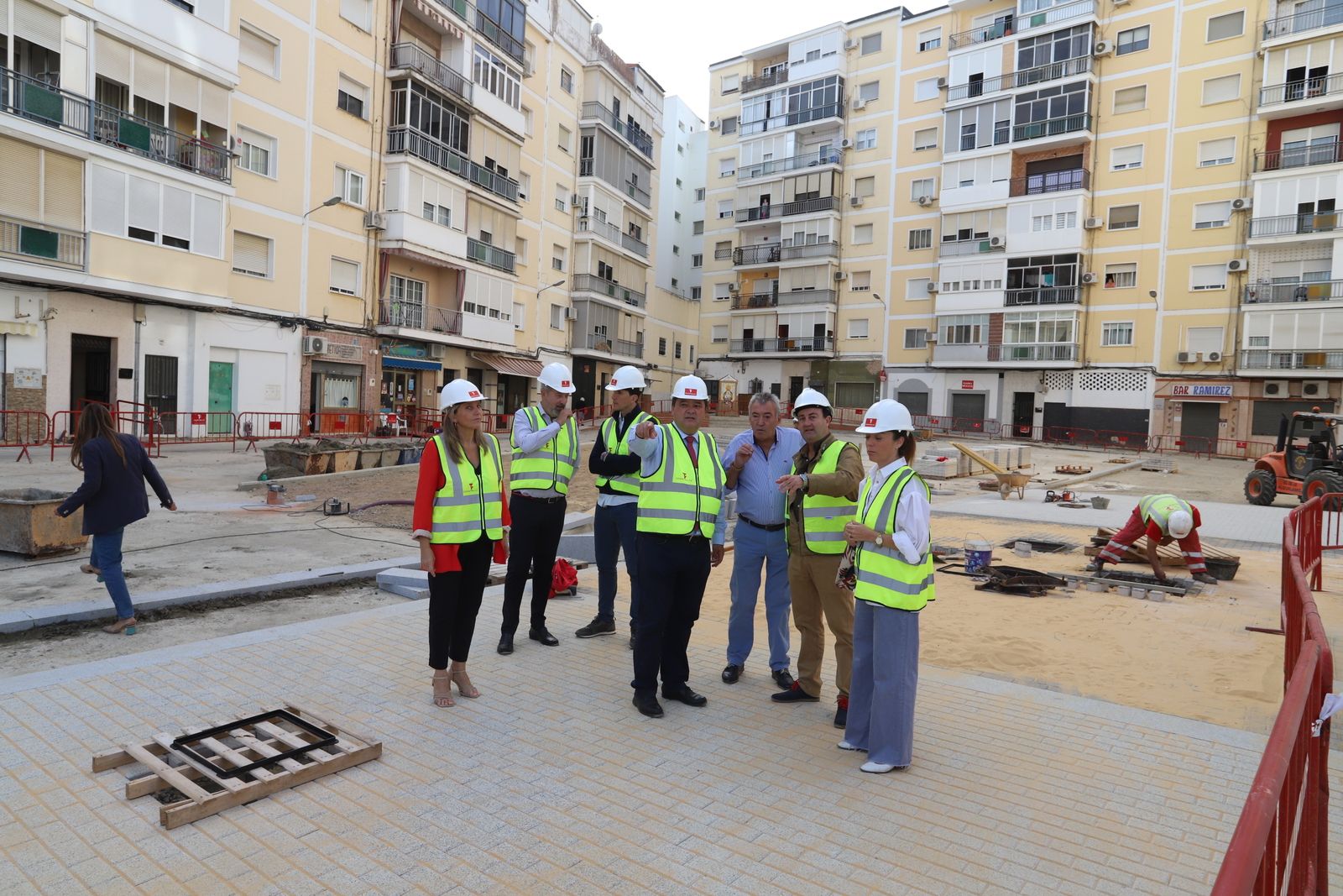 Las obras de peatonalización de la Plaza de Los Dolores, en imágenes