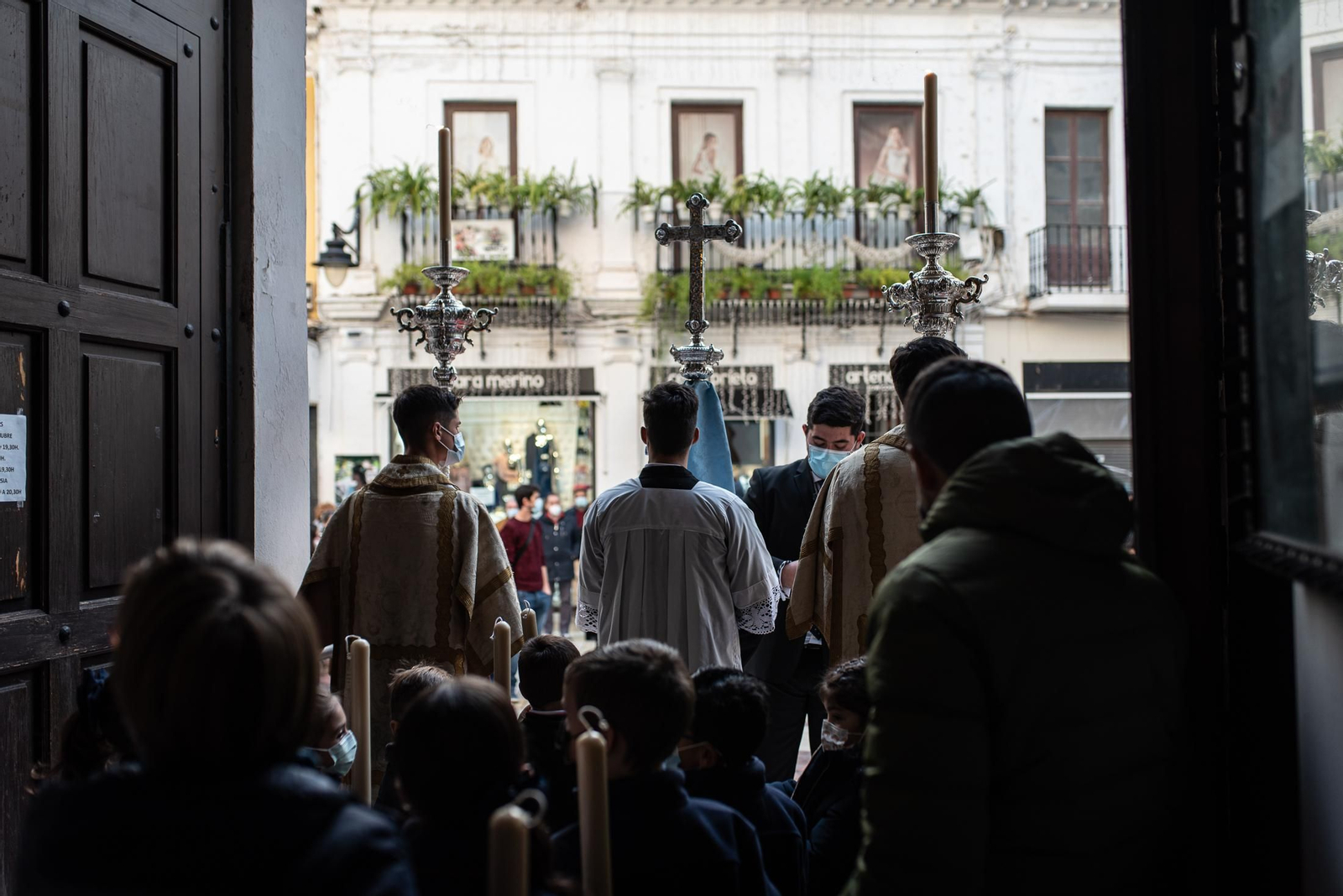 Imágenes de la Inmaculada Concepción procesionando por las calles de Huelva
