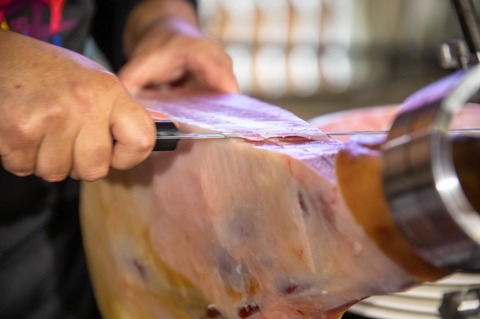 Concurso de cortadores de jamón en Serón, en imágenes