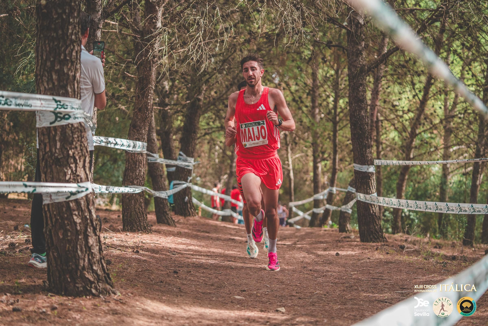 Búscate en las fotos del Cross de Itálica 2025 | 12