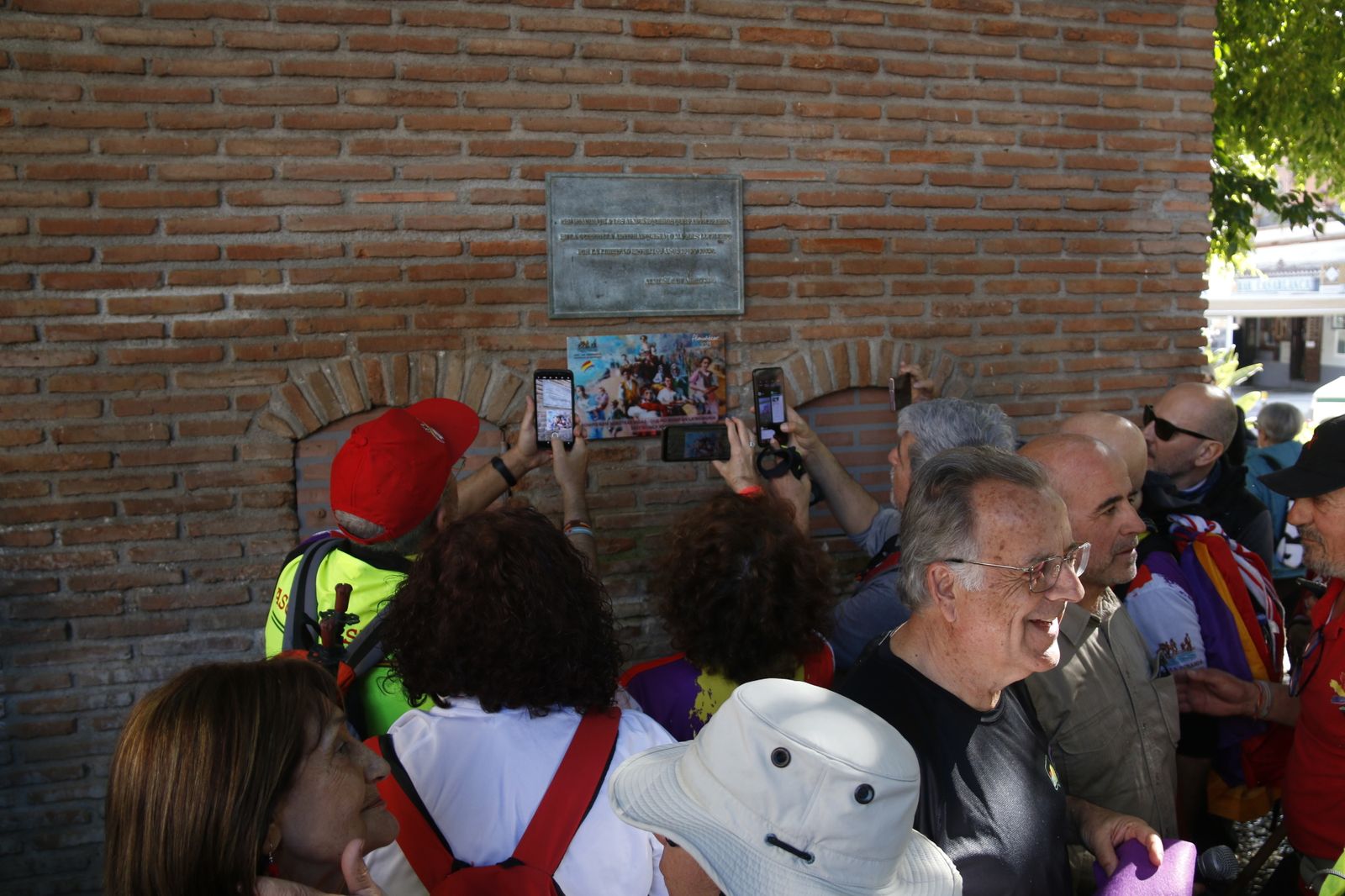 Cientos de personas participan en la marcha de la Desbandá