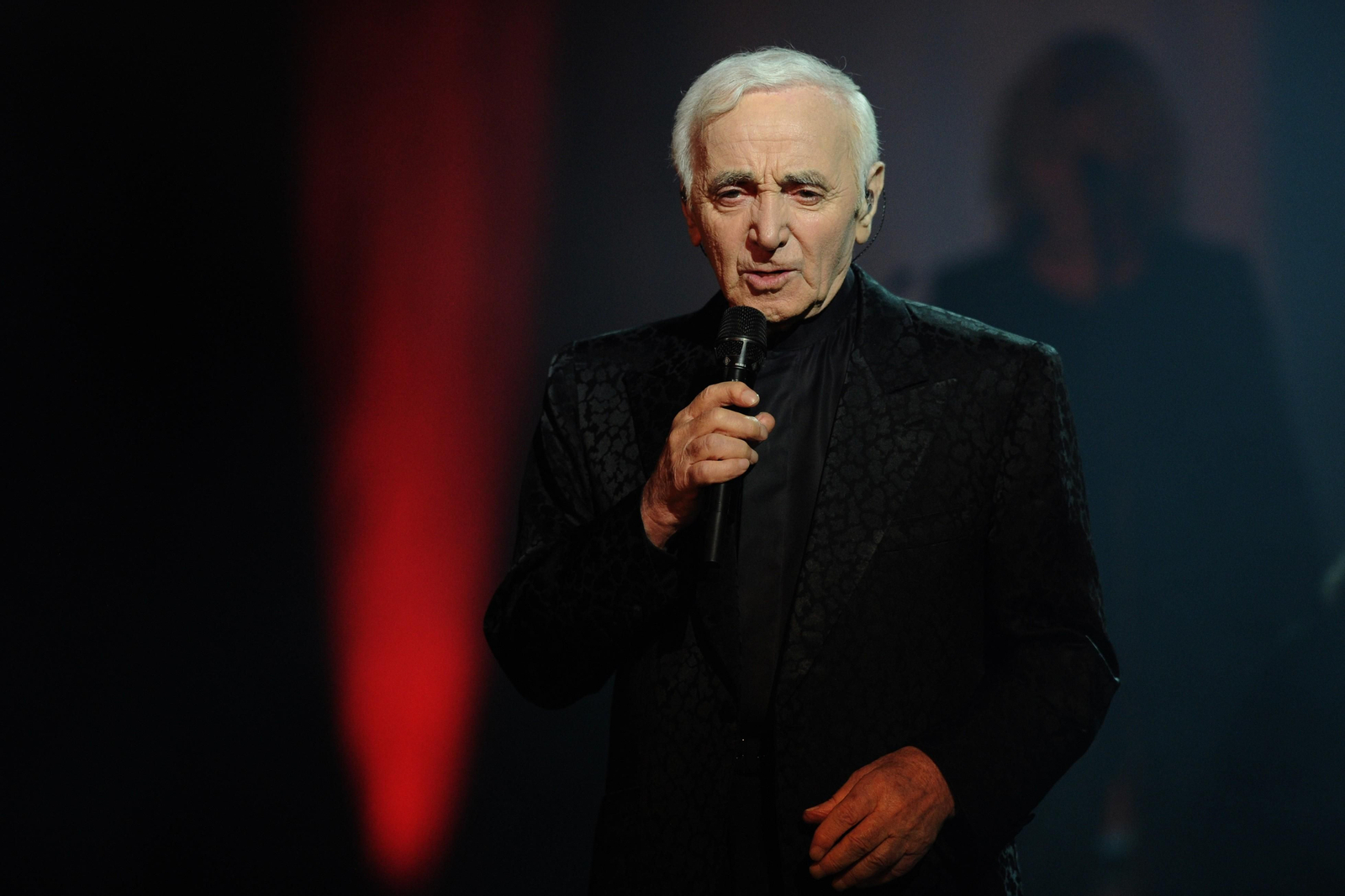 Charles Aznavour en una actuación en 2016.