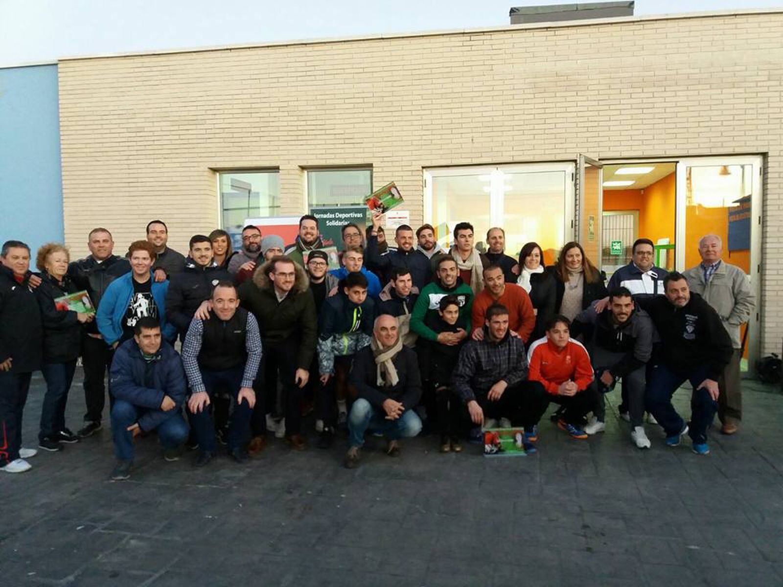 El Inter golea al Chievo y asalta el lideratoDuelo de 'gallitos' en Getafe600 kilos de alimentos en Vegas del GenilDuelo de 'gallitos' en GetafeEl Inter golea al Chievo y asalta el liderato