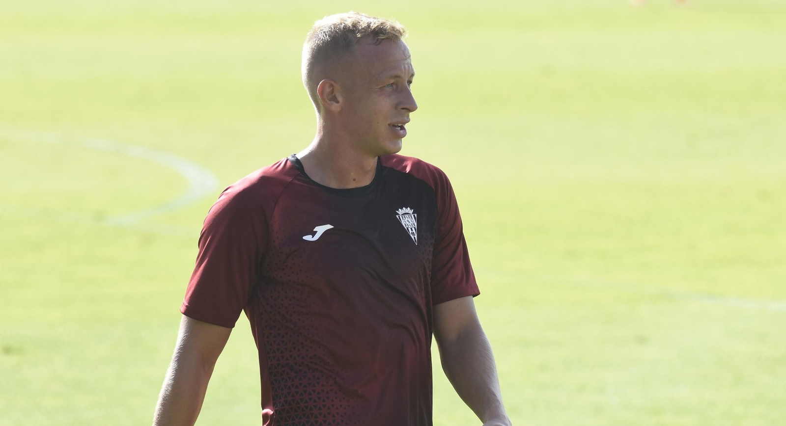 Obolskii, uno de los seis fichajes ya confirmados por el Córdoba CF, en un entrenamiento.