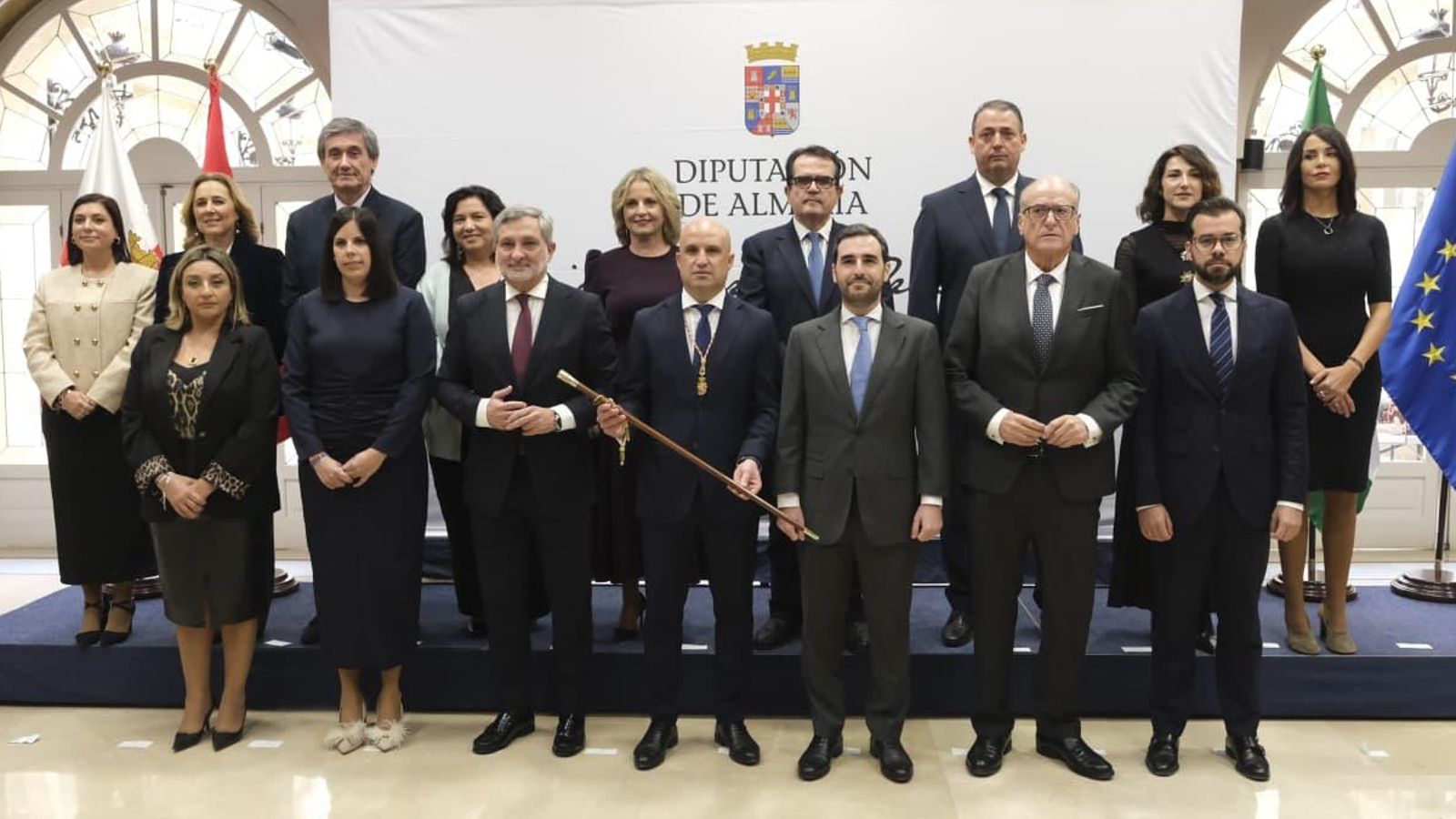 José Antonio García junto al resto de diputados del PP.