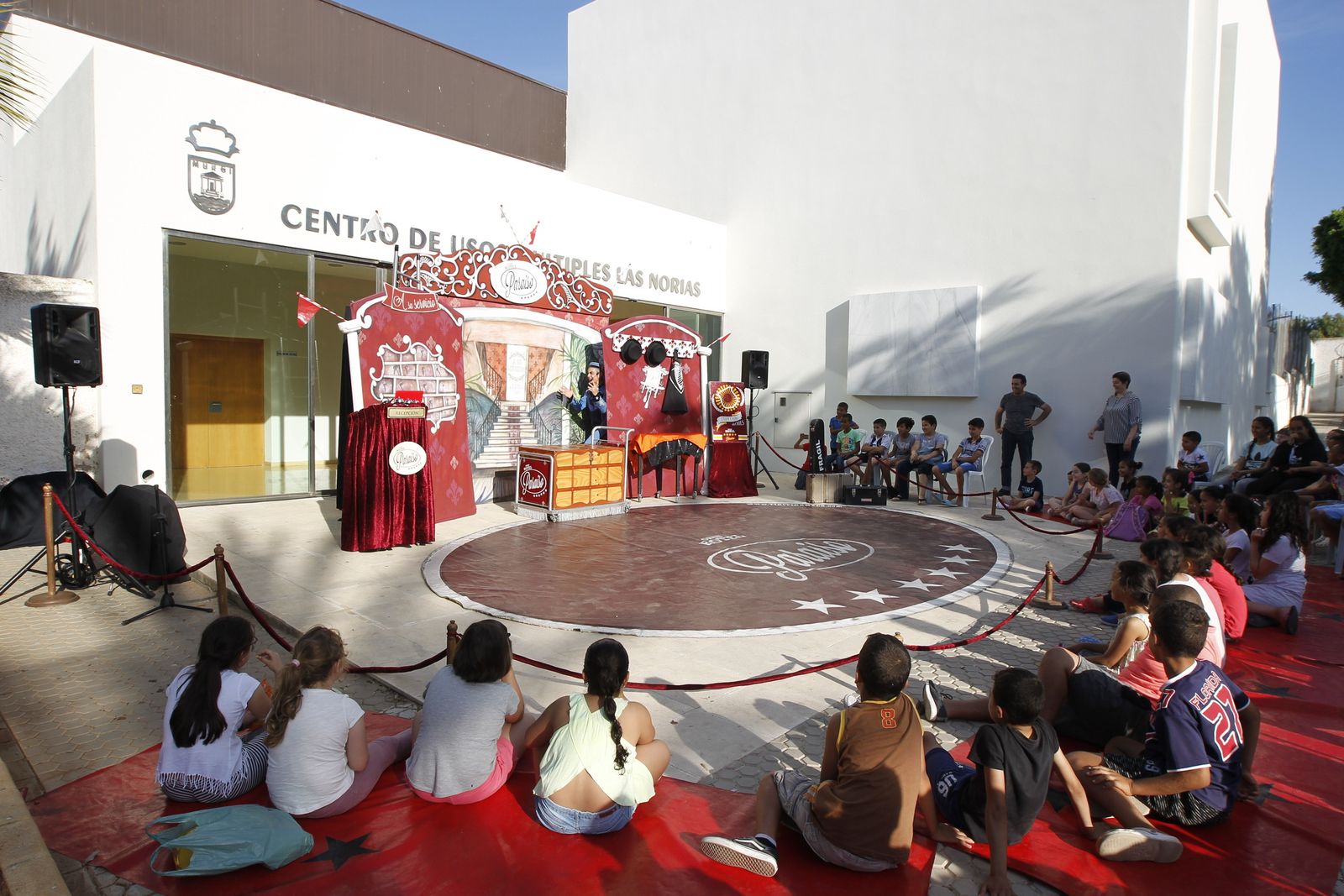 Fotogalería Festival de Teatro de El Ejido. Obra "A Su Servicio". Las Norias