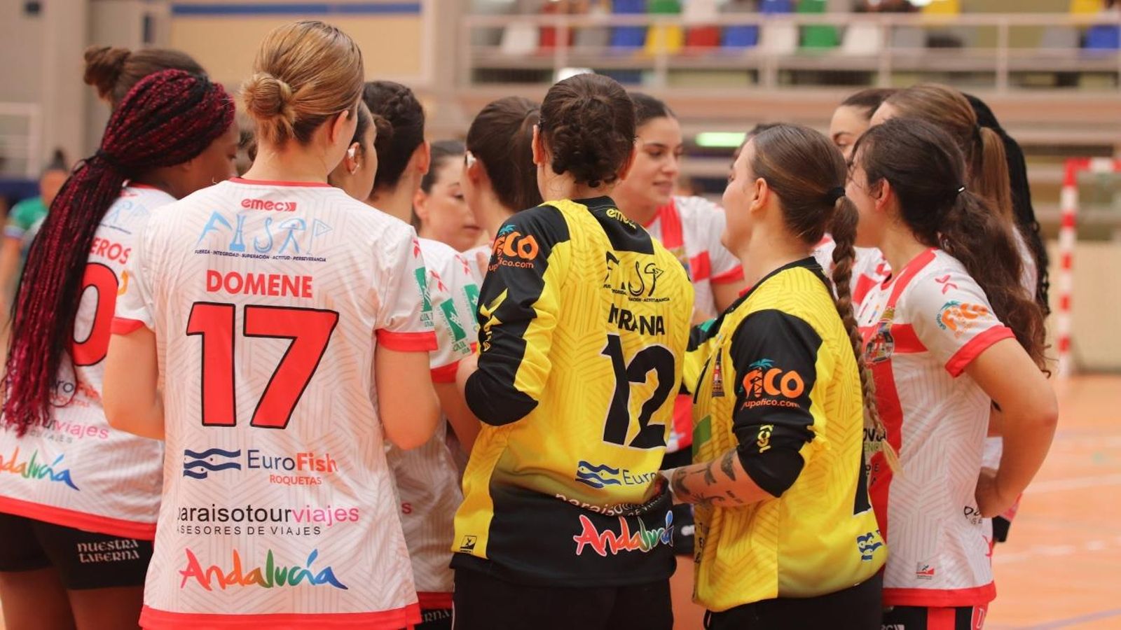 El grupo, unido tras la derrota en esta segunda jornada.