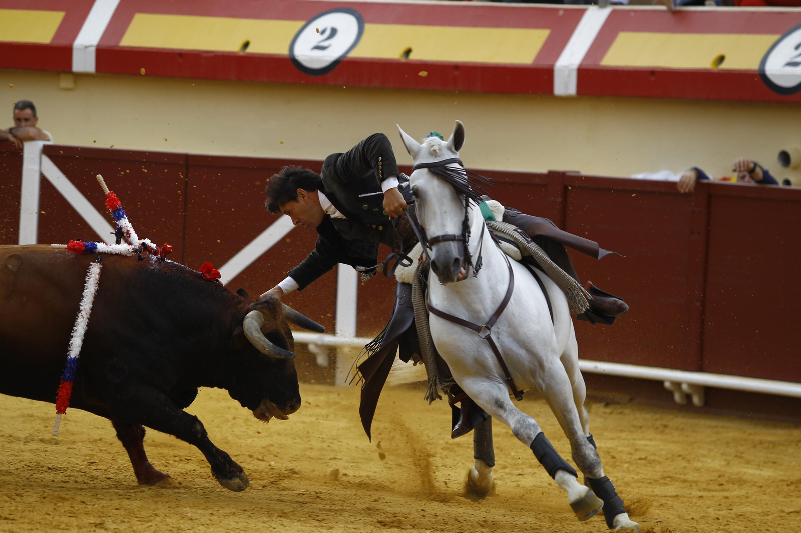 Imágenes de la corrida de rejones en la Feria taurina de Vera 2022