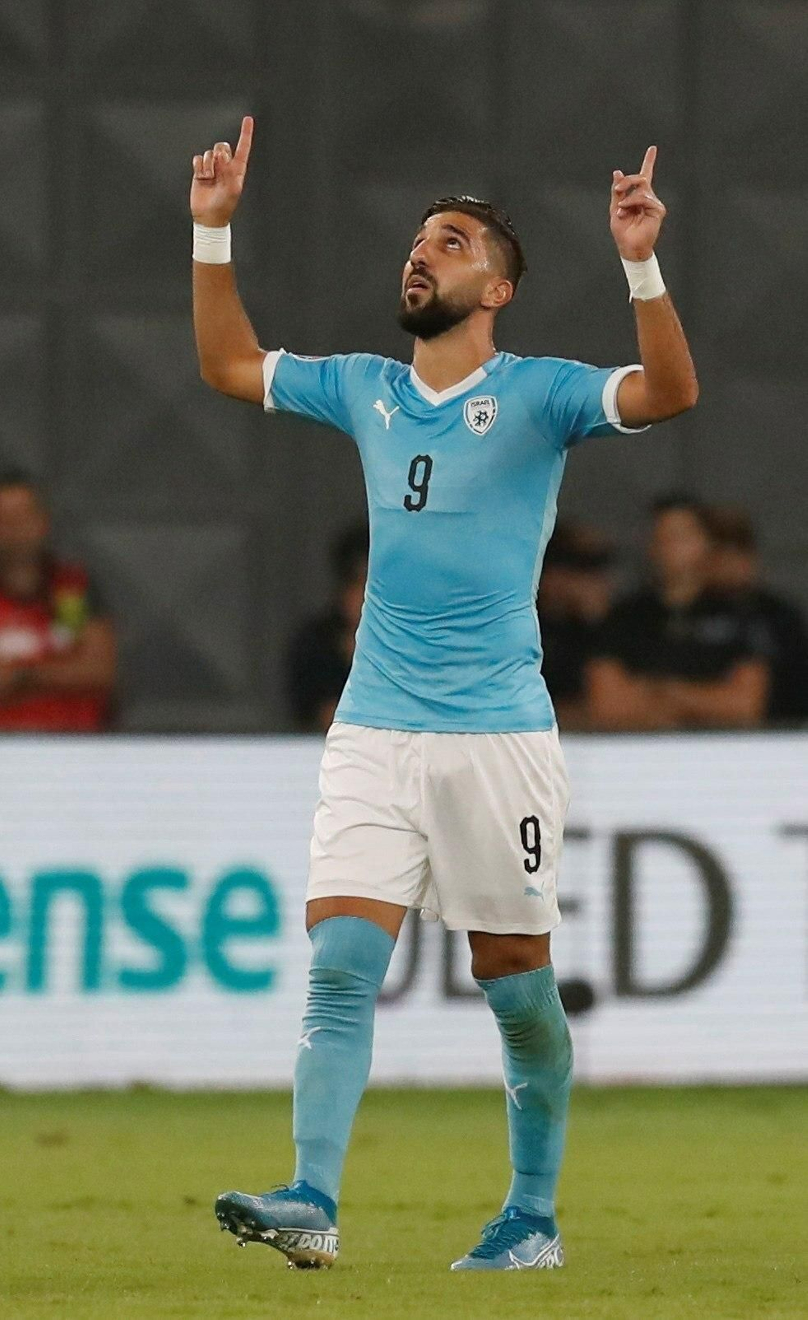 Dabbur celebra uno de sus tantos frente a Letonia.