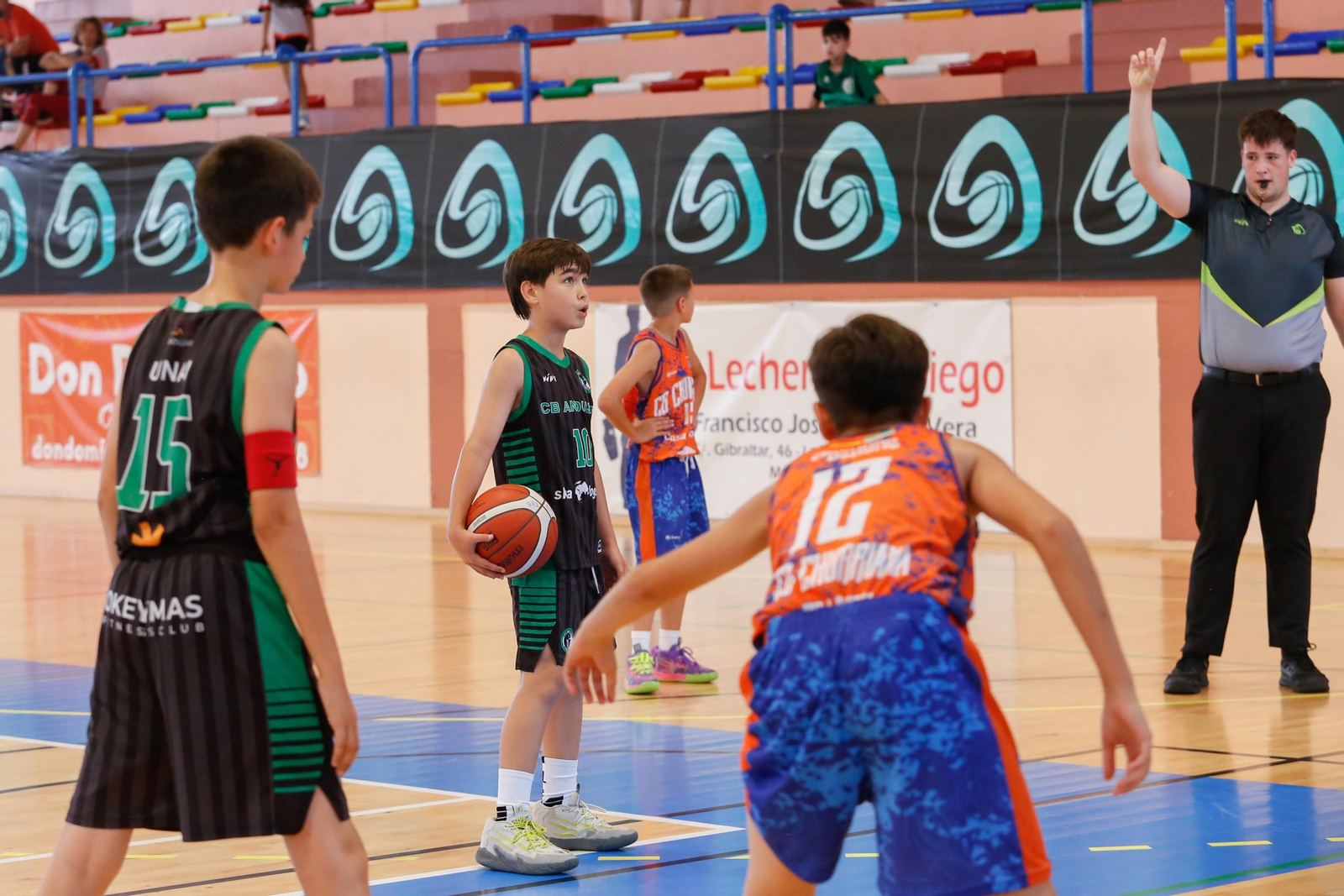 Las fotos de la tercera jornada del Cadeba mini masculino de La Linea