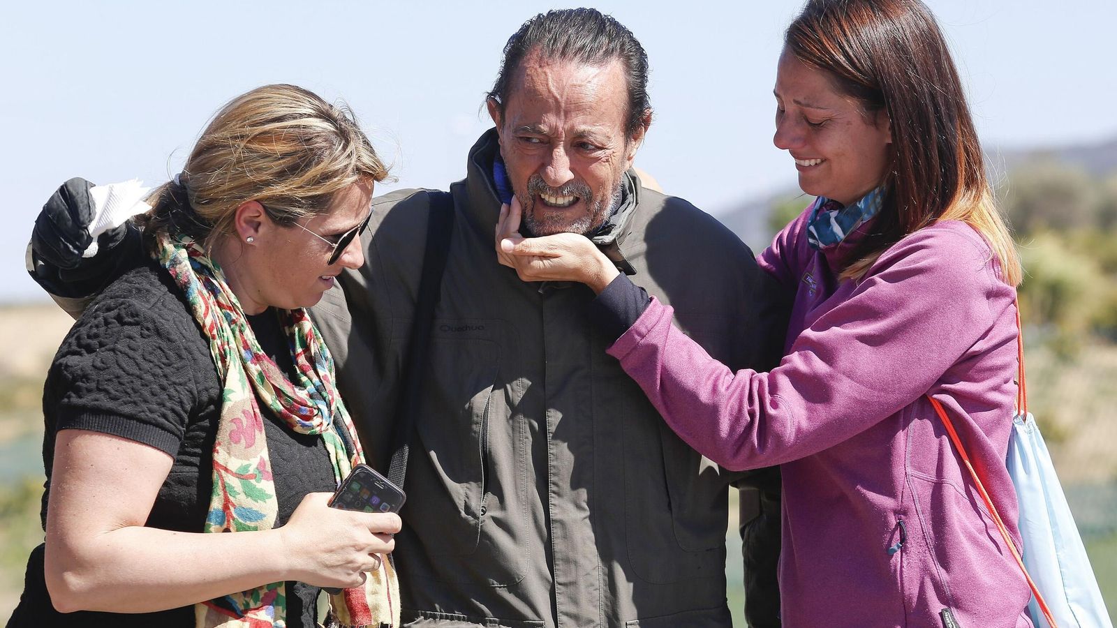 Julián Muñoz, el día en el que abandonó la cárcel de Alhaurín, junto a sus hijas, en abril de 2016