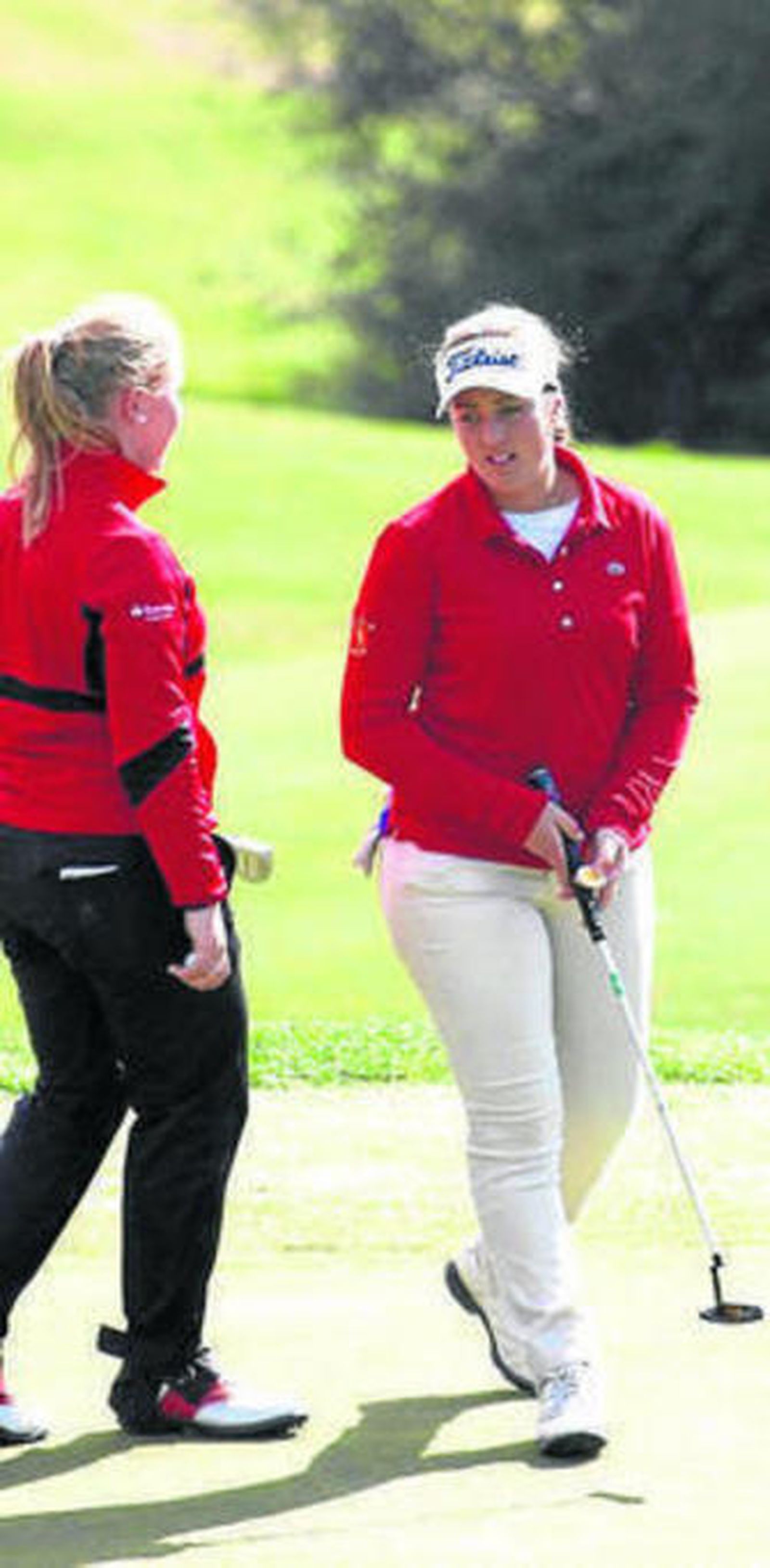 María Parra (derecha).