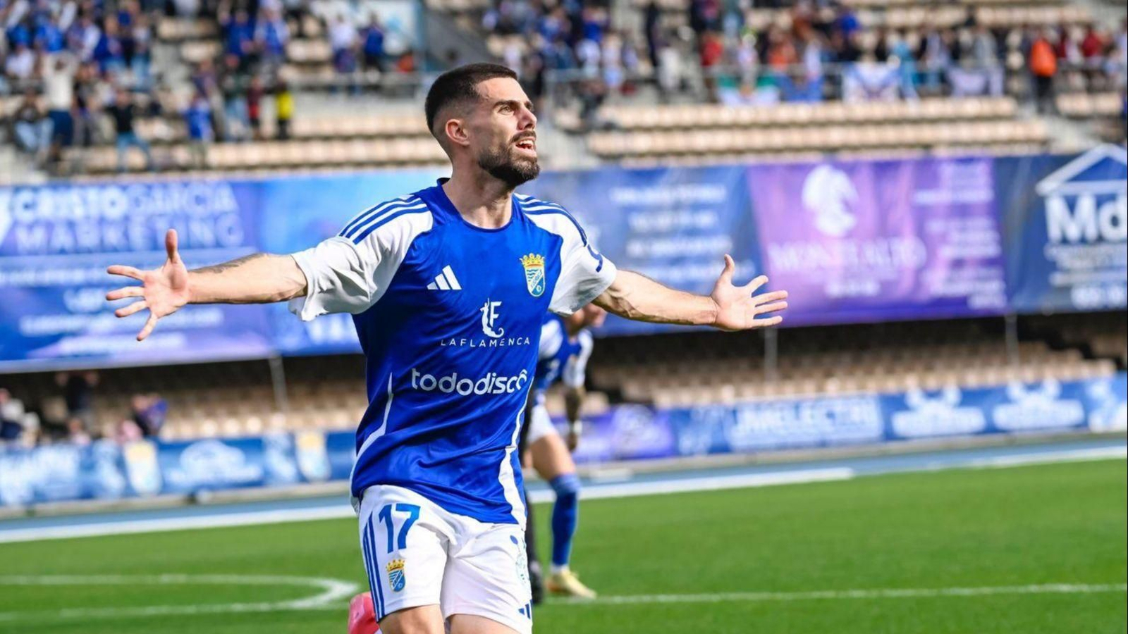 Lidueña celebra en Chapín su gol al Don Benito, el único que logró con la camiseta xerecista.