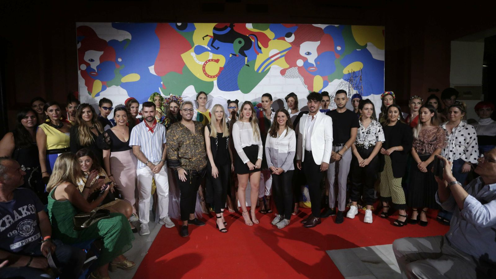 Los finalistas del concurso de diseño 'Somos Color' tras la Pasarela Innova by Wappíssima