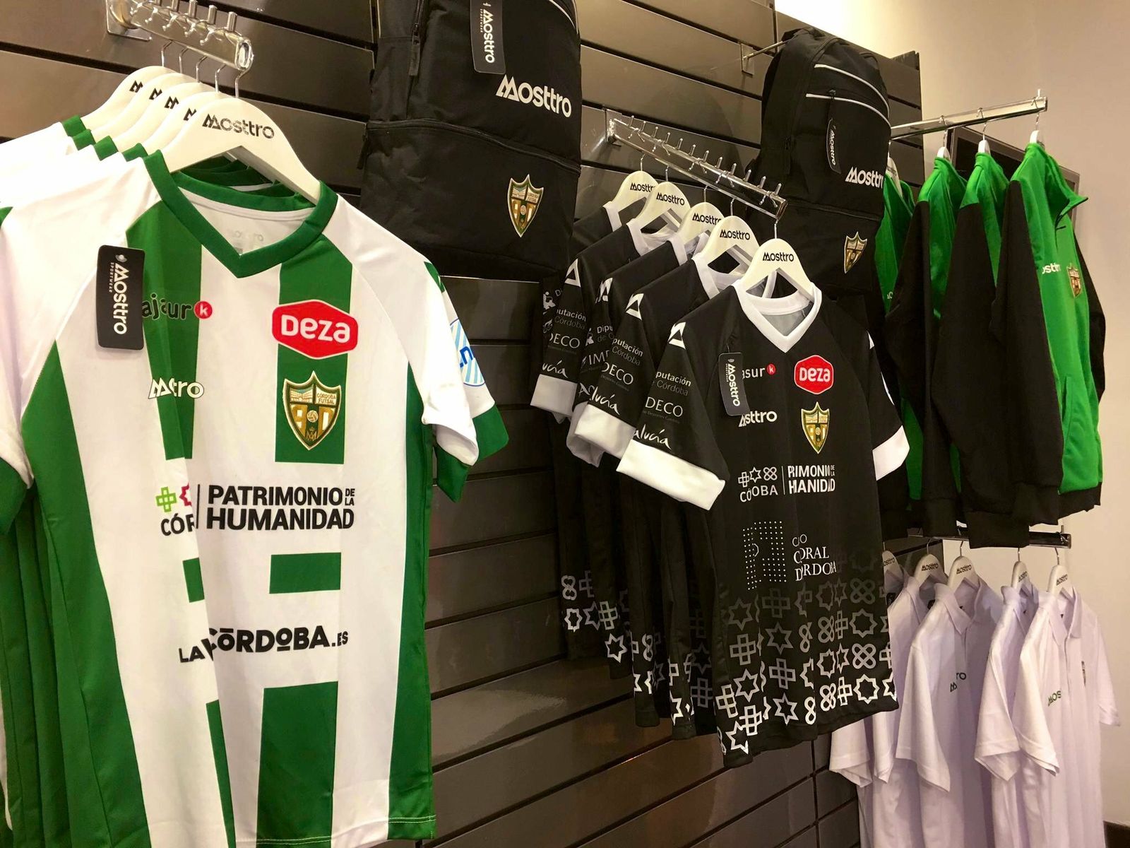 Camisetas y productos oficiales del Córdoba Patrimonio de la Humanidad.