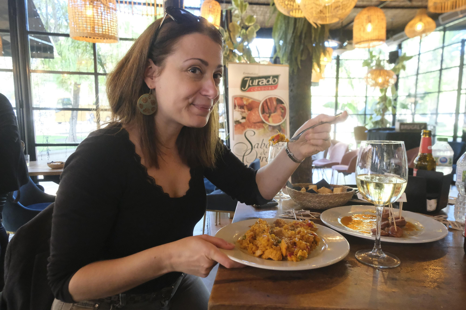 La jornada del perol cordobés en el Mercado Victoria, en imágenes