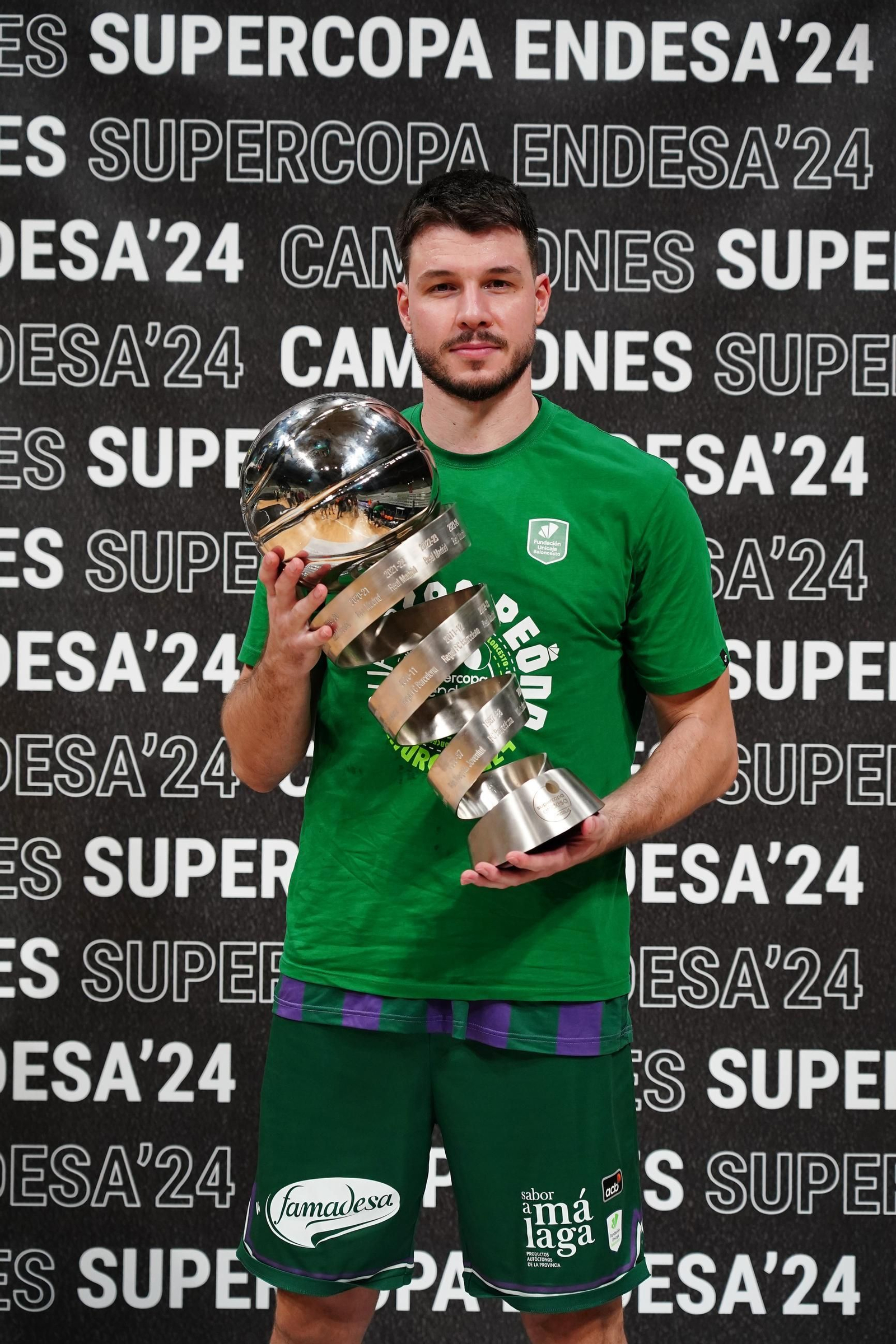 La sesión de fotos de los supercampeones de la ACB