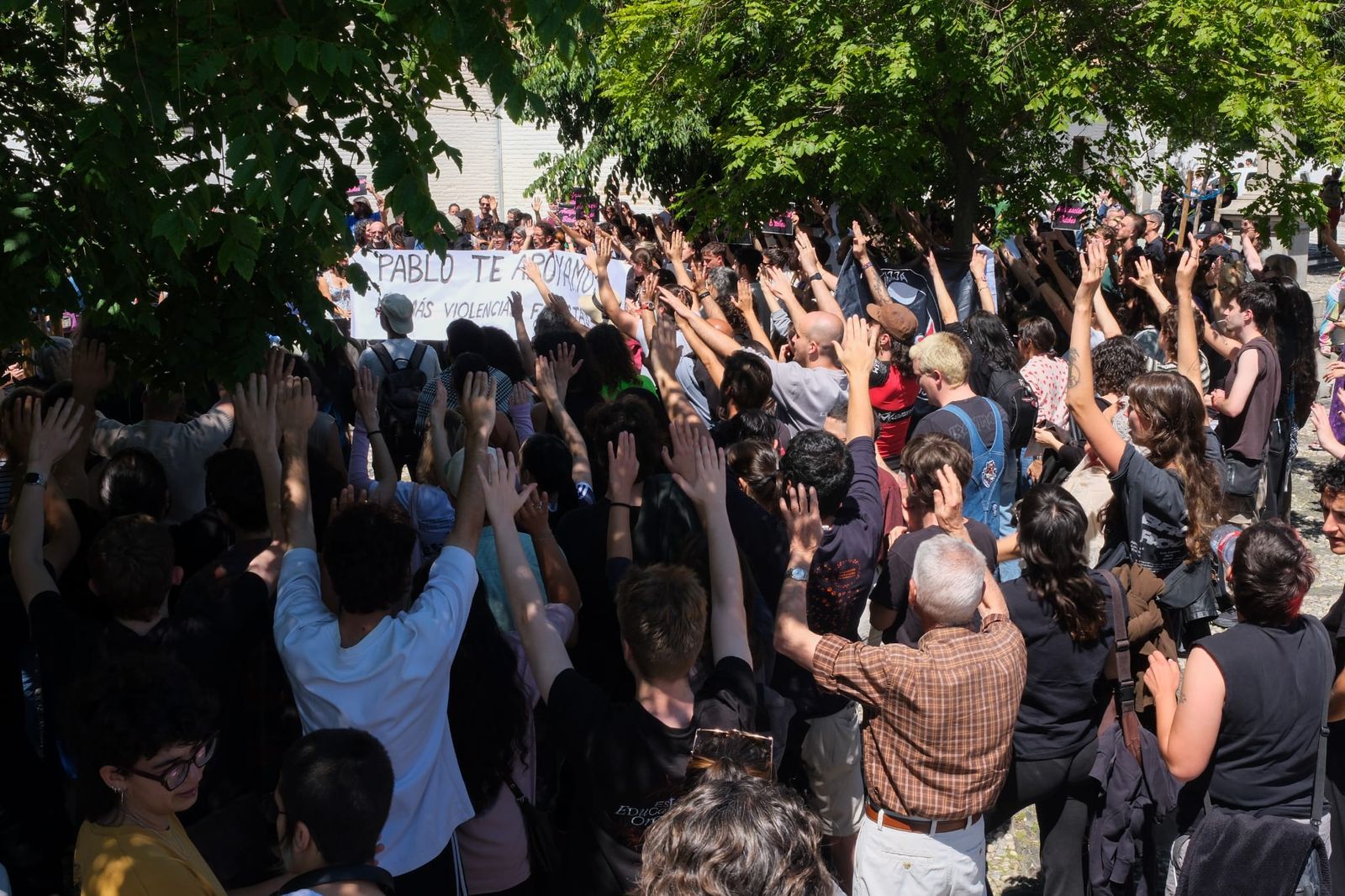 Indignación en Granada: las imágenes de la protesta tras la paliza ...