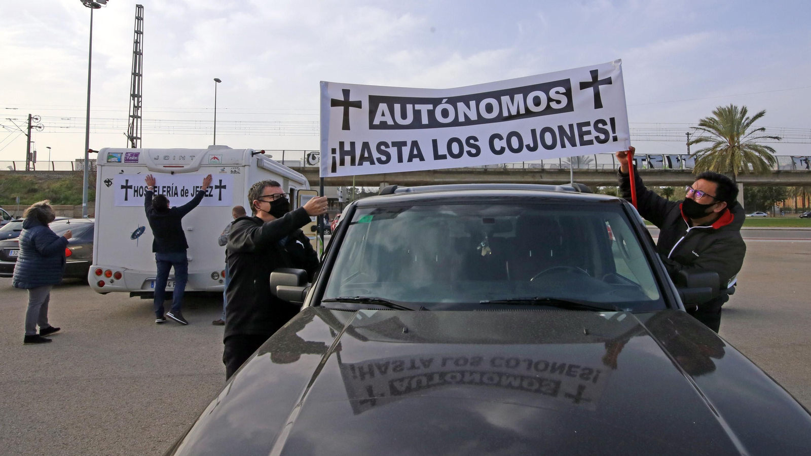 Los autónomos vuelven a manifestarse en caravana