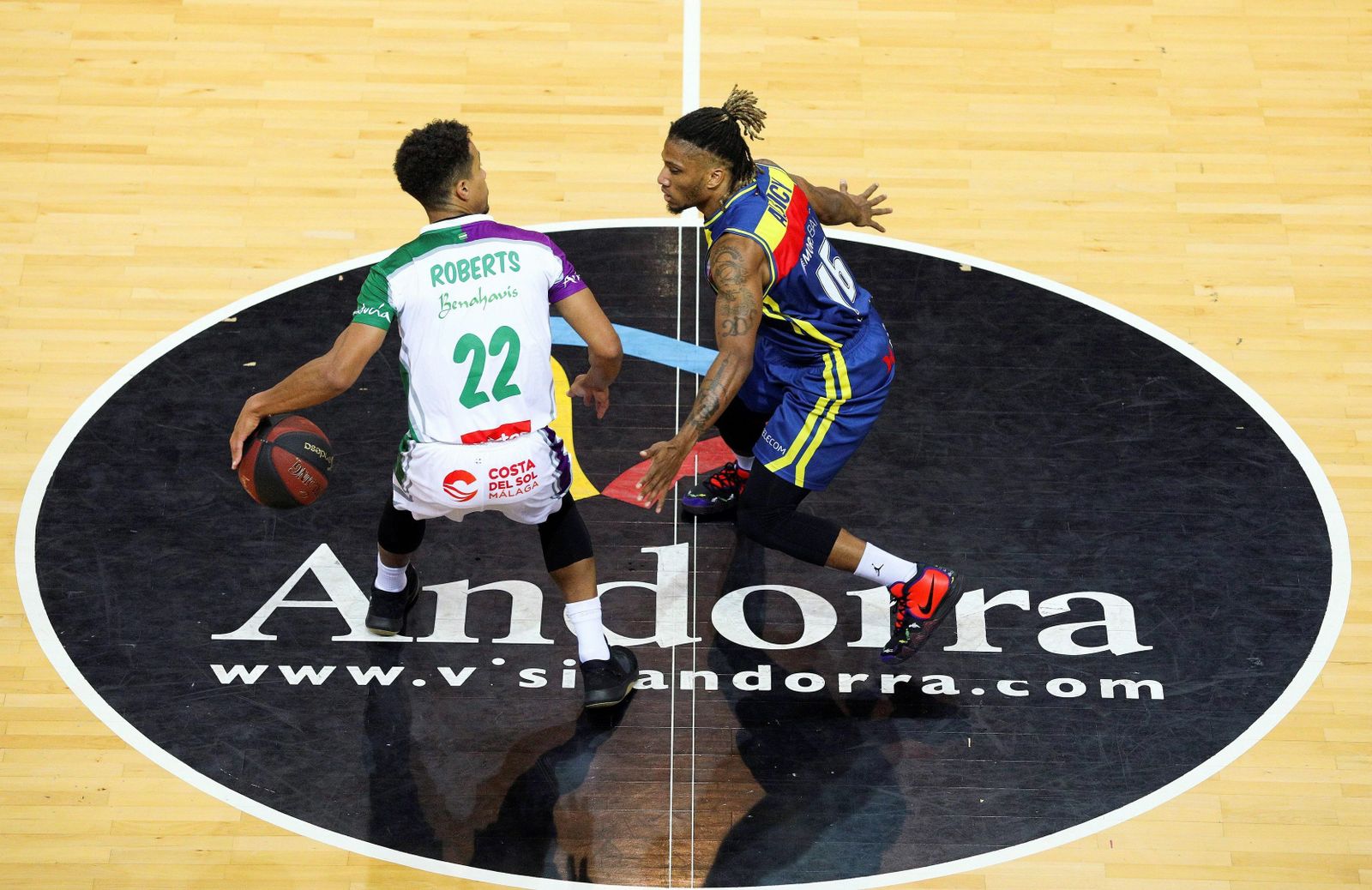 Brian Roberts y Andrew Albicy, en el partido de la primera vuelta.