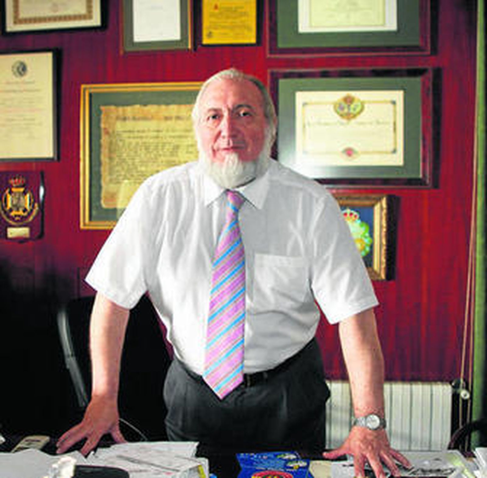 "La cuota será gratuita para los médicos jóvenes en precario"