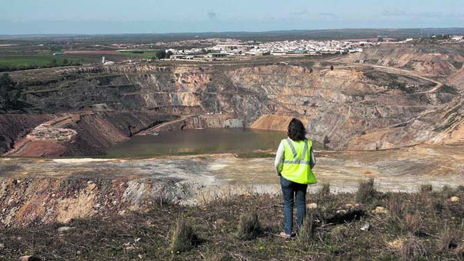 Panorámica de la corta minera de Aznalcóllar.