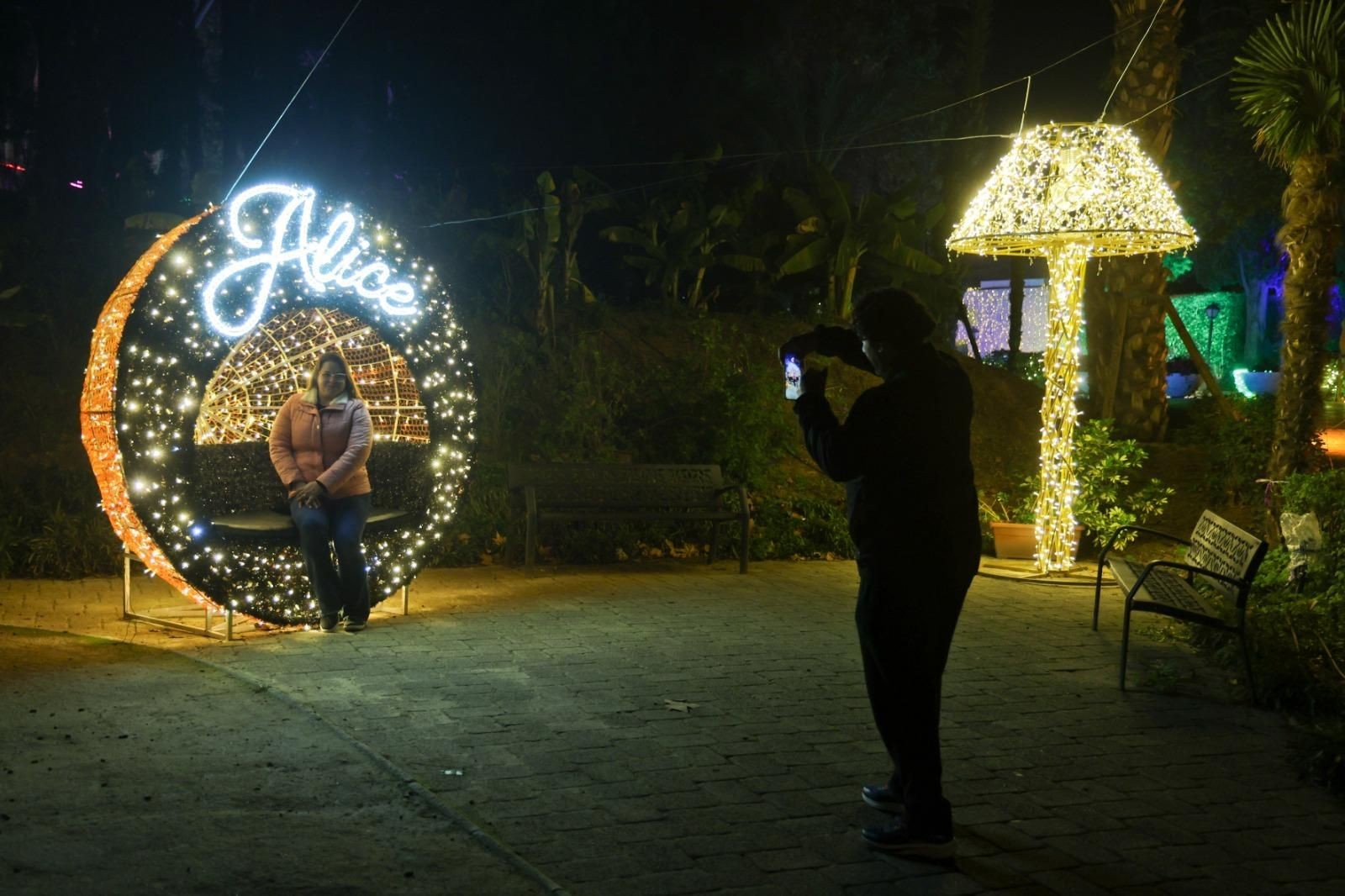 El espectaculo 'La Navidad en el Jardín de las Maravillas¡ en el Jardín Botánico, en imágenes