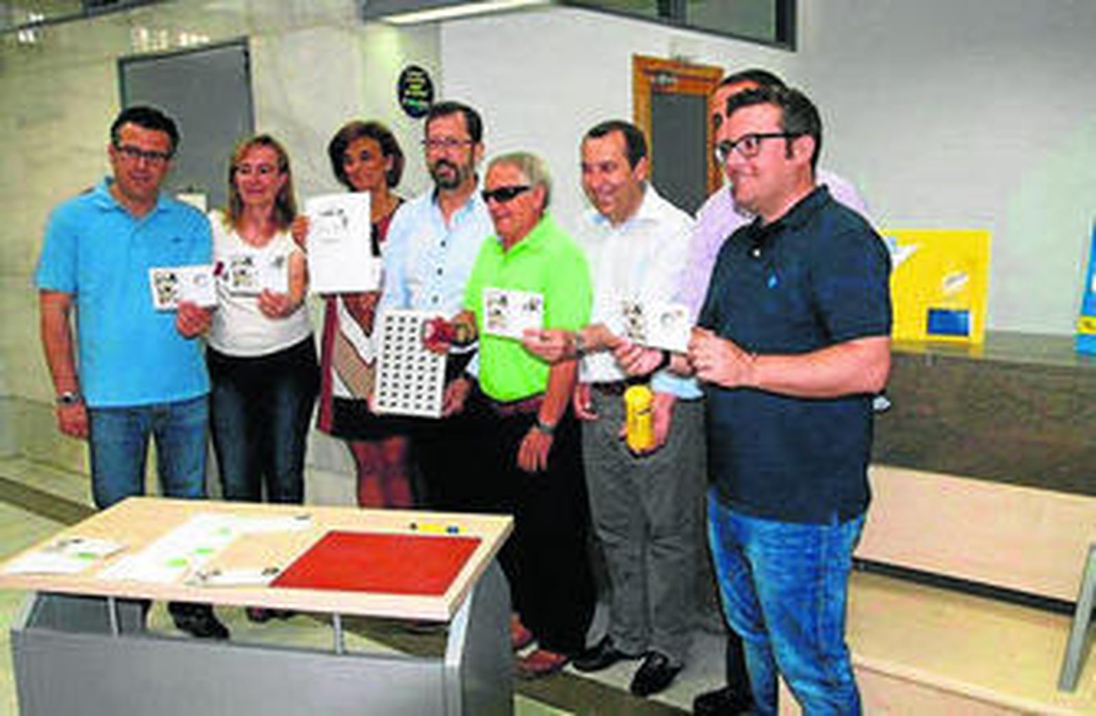 Un momento de la presentación del matasellos.