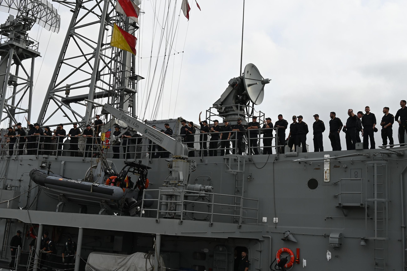 La fragata 'Reina Sofía' llega a la Base de Rota