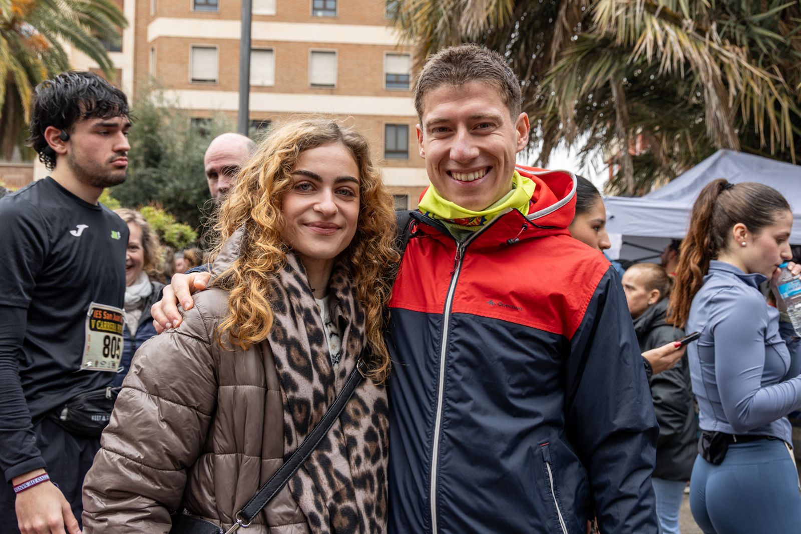 En imágenes: la lluvia no frena a más de un millar de corredores en la V Carrera Popular del IES San Juan Bosco (2)