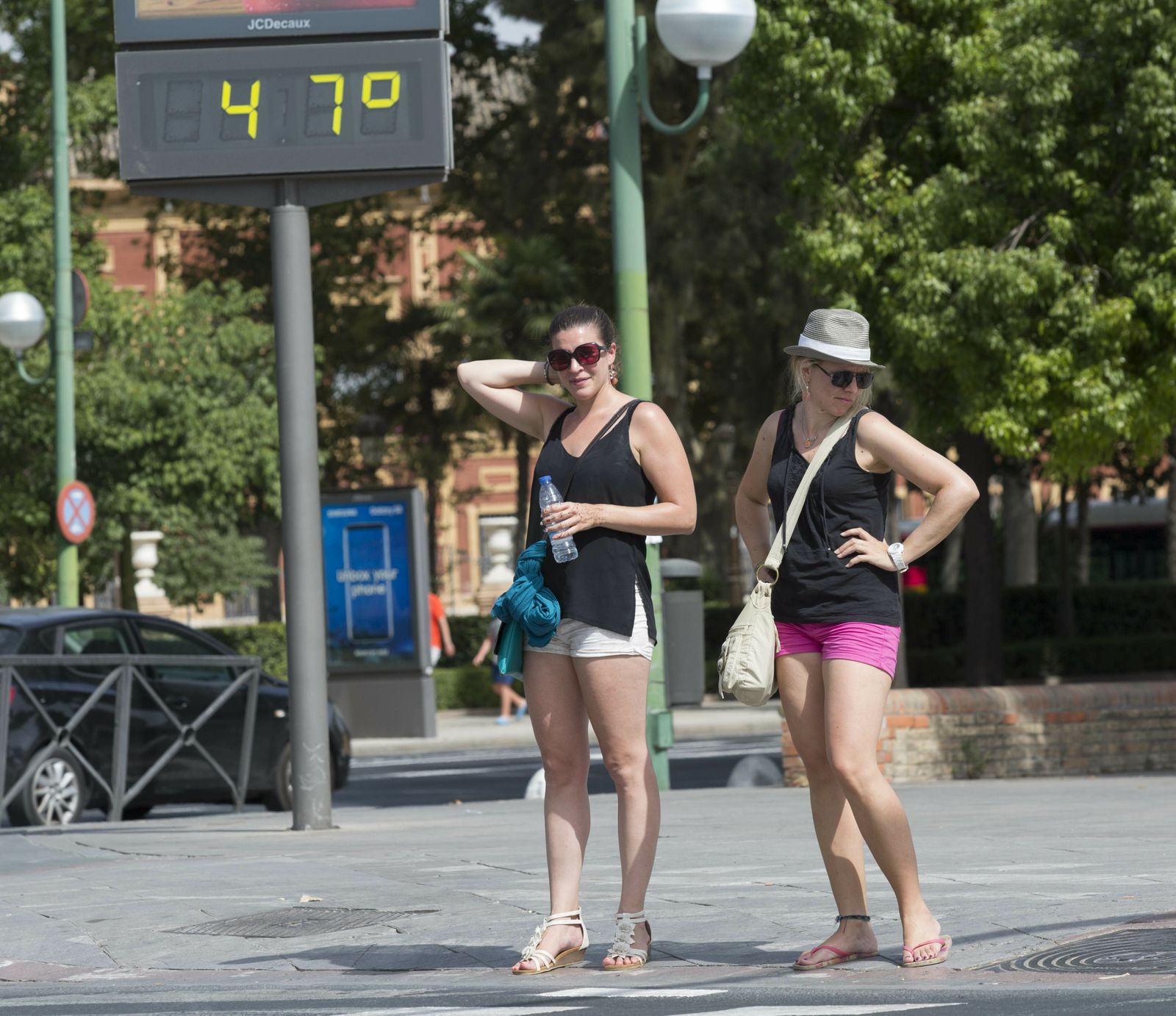 Un termómetro marca 47 grados en Sevilla.