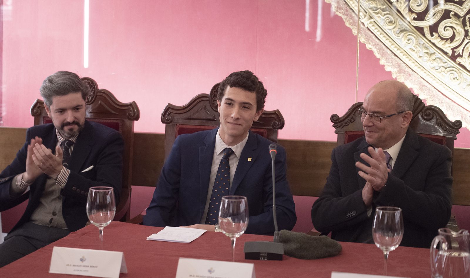 Imágenes de la presentación del cartel universitario de la Hermandad de los Estudiantes