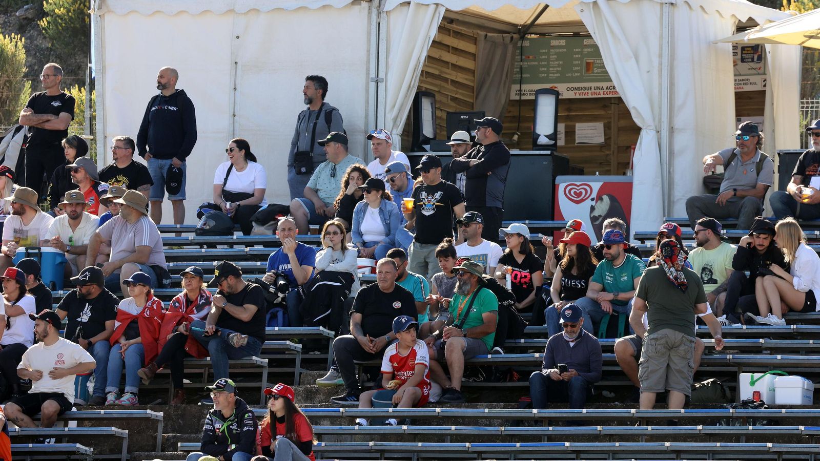 Búscate en el sábado del Gran Premio de España 2025 en el Circuito de Jerez - Ángel Nieto