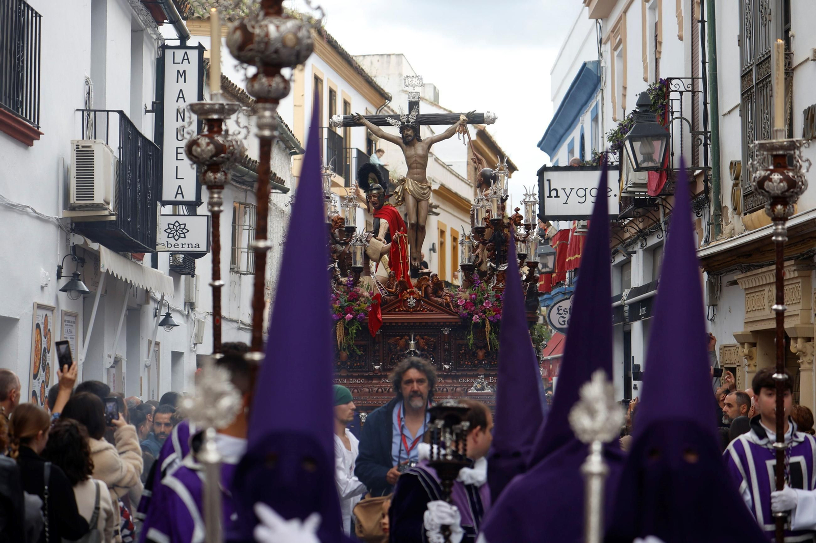 La procesión de la Agonía en este Martes Santo de Córdoba, en imágenes