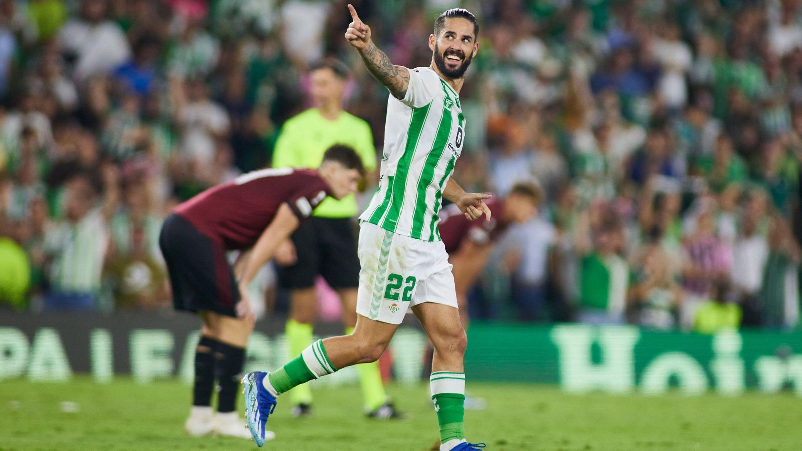 Isco celebra un gol. Isco celebra un gol.