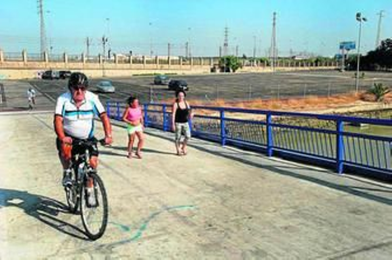 El aparcamiento ubicado junto a la pasarela es el emplazamiento más votado, con 1.132 votos hasta ayer.